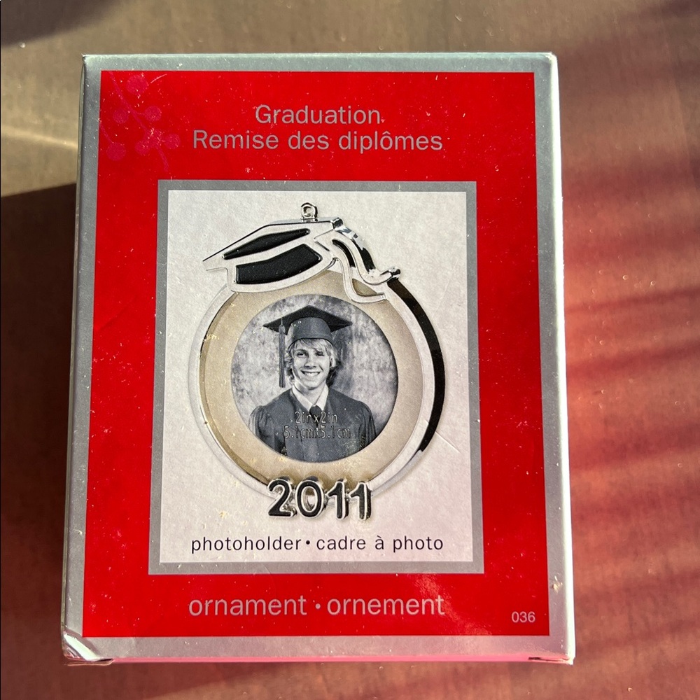 NIB AMERICAN GREETINGS 2011 Graduate Ornament